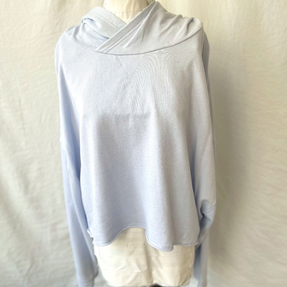 Fabletics Cropped Hoodie light weight sweatshirt pale blue Sz XL